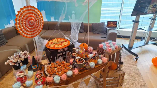 ¡Halloween en la oficina! Ideas fáciles (y espeluznantes) para celebrarlo con FudEat - ASPM Asociación del Secretariado Profesional de Madrid